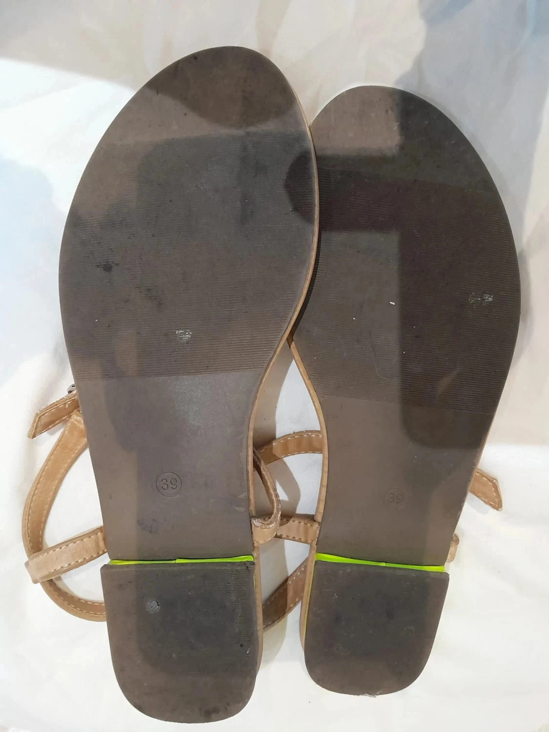 Sandálias de cor flúor amarelo, tamanho 39, Marca H&M – photo 3